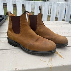 Excellent Condition Blundstone Square Toe Boots